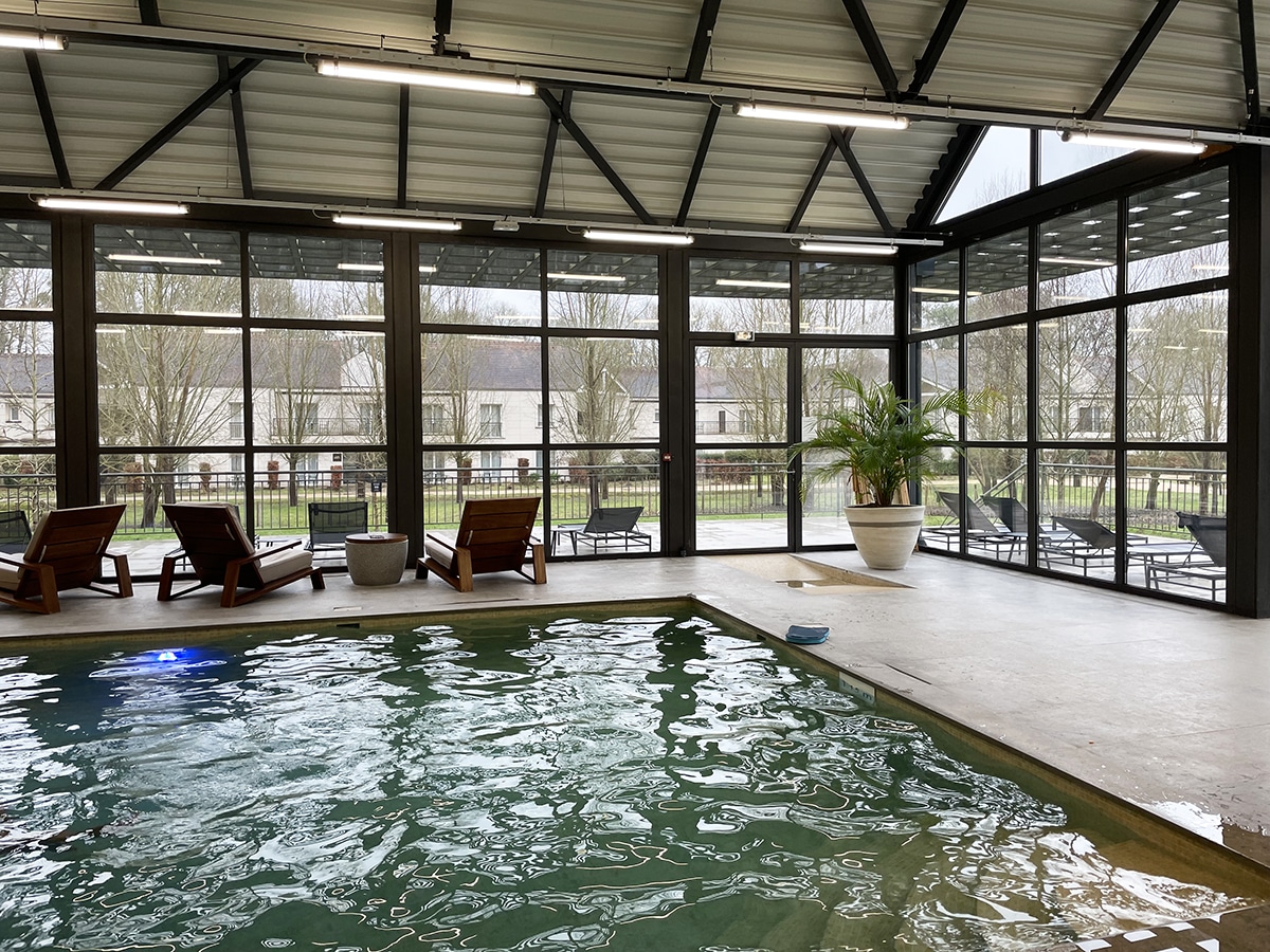 piscine hotel le pavillon chantilly