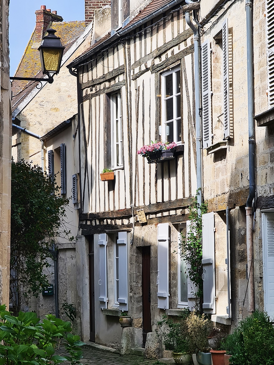 vieille rue centre historique senlis