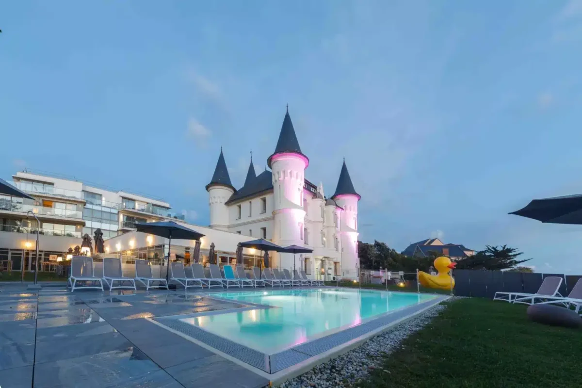 centre thalasso en Bretagne piscine extérieure