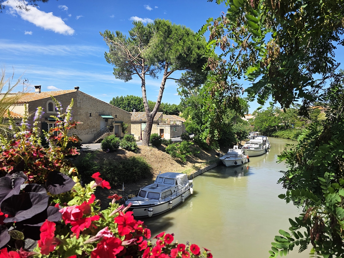 bateaux sur le canal du midi à Poilhes